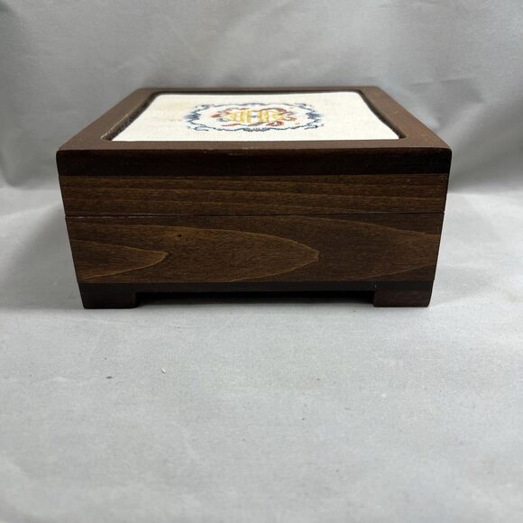 Vintage Cross Stitch Wooden Keepsake Trinket Storage Box - Picture 8 of 11